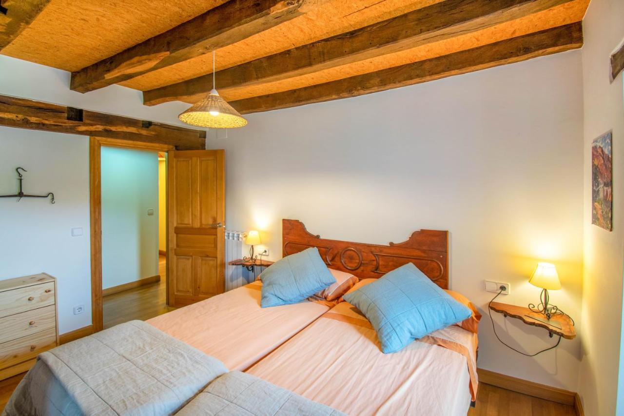 Casa Monaut, Acogedores Apartamentos A Los Pies De La Selva De Irati Saragueta Buitenkant foto